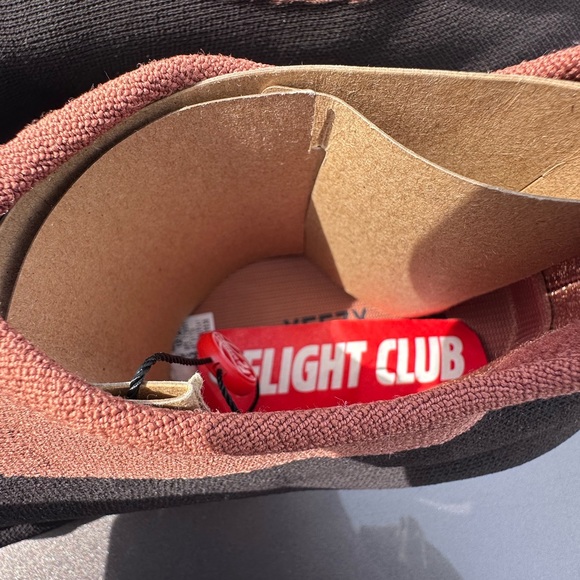Athletic_Shoes